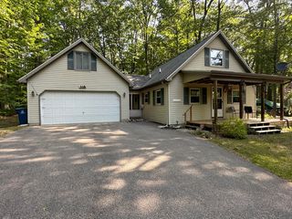 318 Ivy Dr, Roscommon, MI 48653