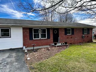 930 E  Mountain View Rd, Johnson City, TN 37601