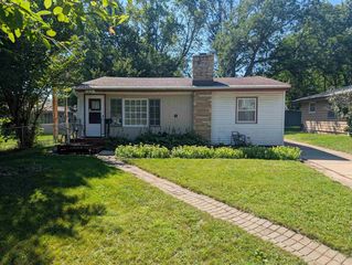1810 Midway Dr, Rockford, IL 61103