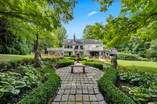 87 E  Holland Brimfield Rd, Brimfield, MA 01010