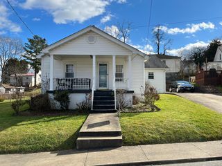 410 Park St, Oak Hill, WV 25901