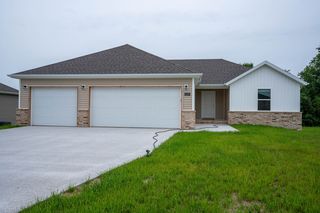 1400 W  Maurice St, Bolivar, MO 65613