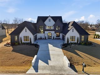 17802 E  Patriot Dr, Owasso, OK 74055