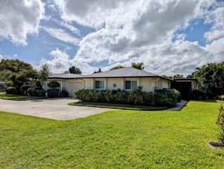 1339 Queen Anne Dr #C, Palm Harbor, FL 34684