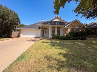 1623 W  Pleasant Dr, Midlothian, TX 76065