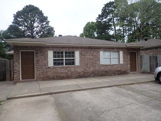 303 Helen St #A, Conway, AR 72034
