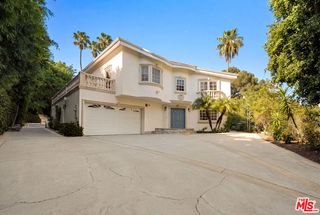 1109 Pine Dr, Beverly Hills, CA 90210