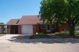 323 E  Garrison Ave, Electra, TX 76360