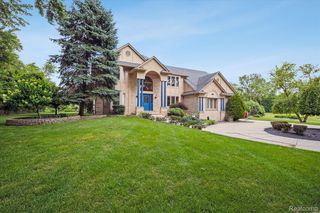 56764 Jewell Rd, Shelby Township, MI 48315