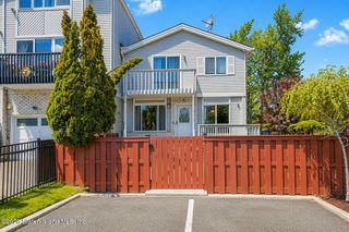 5 Sunset Ln, Staten Island, NY 10307