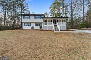 6715 Green Acres Dr, Douglasville, GA 30135
