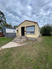 453 Hovey St, Gary, IN 46406