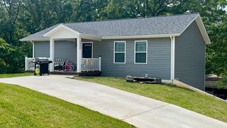 1906 Cherry St, Seneca, MO 64865