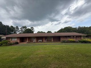 1703 Church St, Columbia, MS 39429