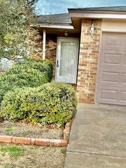 1614 79th St, Lubbock, TX 79423