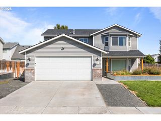 637 E  Oregon Ave, Hermiston, OR 97838