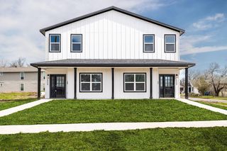 600 Kimbro St #A, Taylor, TX 76574