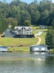 662 Preston Island Cir, Scottsboro, AL 35769