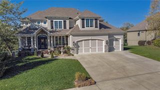 4404 SE Trotter Dr, Lees Summit, MO 64082