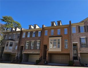 6 Candler Grove Dr, Decatur, GA 30030