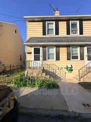 800-818 Main St #816, Marcus Hook, PA 19061
