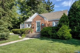 38 Park Ave, Emerson, NJ 07630