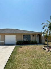3614 SW 7th Pl, Cape Coral, FL 33914