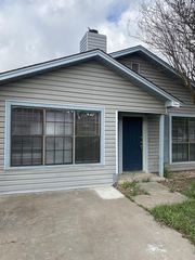 2209 Barry Dr, Killeen, TX 76543