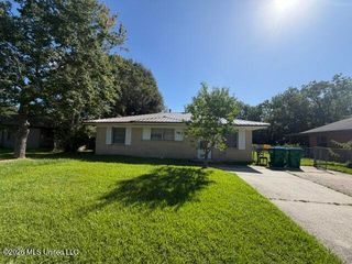 131 Tulip Ct, Gulfport, MS 39501