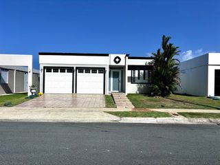 Urb Villas De Candelero Calle Golondrina E #8, Humacao, PR 00791