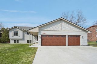 4467 Lynx Ct, Eagan, MN 55123