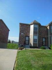 605 NE English Manor Dr #D, Lees Summit, MO 64086