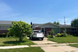 7850 Terri Dr, Westland, MI 48185
