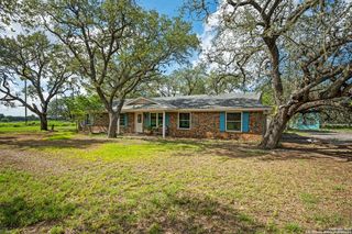 270 PARSONS RD, Pleasanton, TX 78064