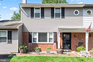 60 Essex Ct, Quakertown, PA 18951