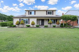 4788 Bloomfield Dr, Sterling Heights, MI 48310