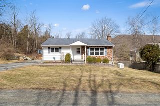 93 Mountainside Road, Warwick, NY 10990