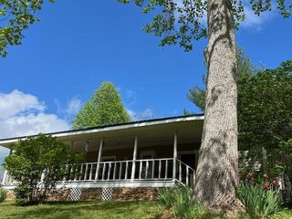 17 Fairview Rd, Blairsville, GA 30512
