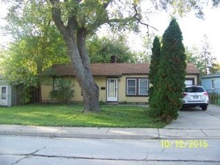 818 Spruce Dr, Streamwood, IL 60107