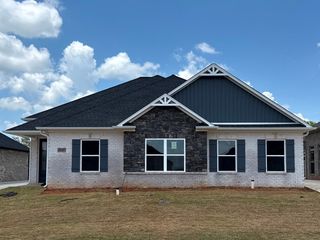 26387 Old Town Dr, Athens, AL 35613