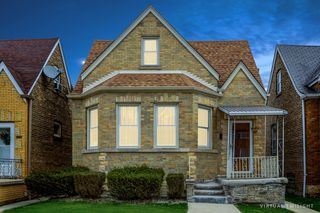 2929 N  Mango Ave, Chicago, IL 60634
