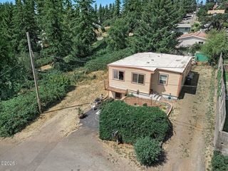 646 SE 8th St, Toledo, OR 97391
