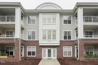 233 Eyam Hall Ln, Apex, NC 27502