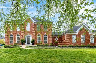 553 Malinmor Dr, Weldon Spring, MO 63304