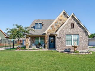 516 Heritage Trl, Burleson, TX 76028
