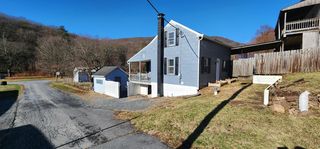 1 Vine St, Port Clinton, PA 19549