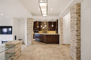 7146 Mission Hills Dr, Las Vegas, NV 89113
