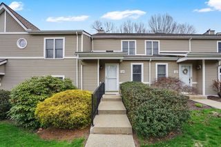 61 Abbey Memorial Dr #145, Chicopee, MA 01020
