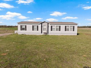 724 County Road 2170 NE, Mount Vernon, TX 75457