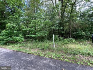 384 Deer Dr, Lusby, MD 20657